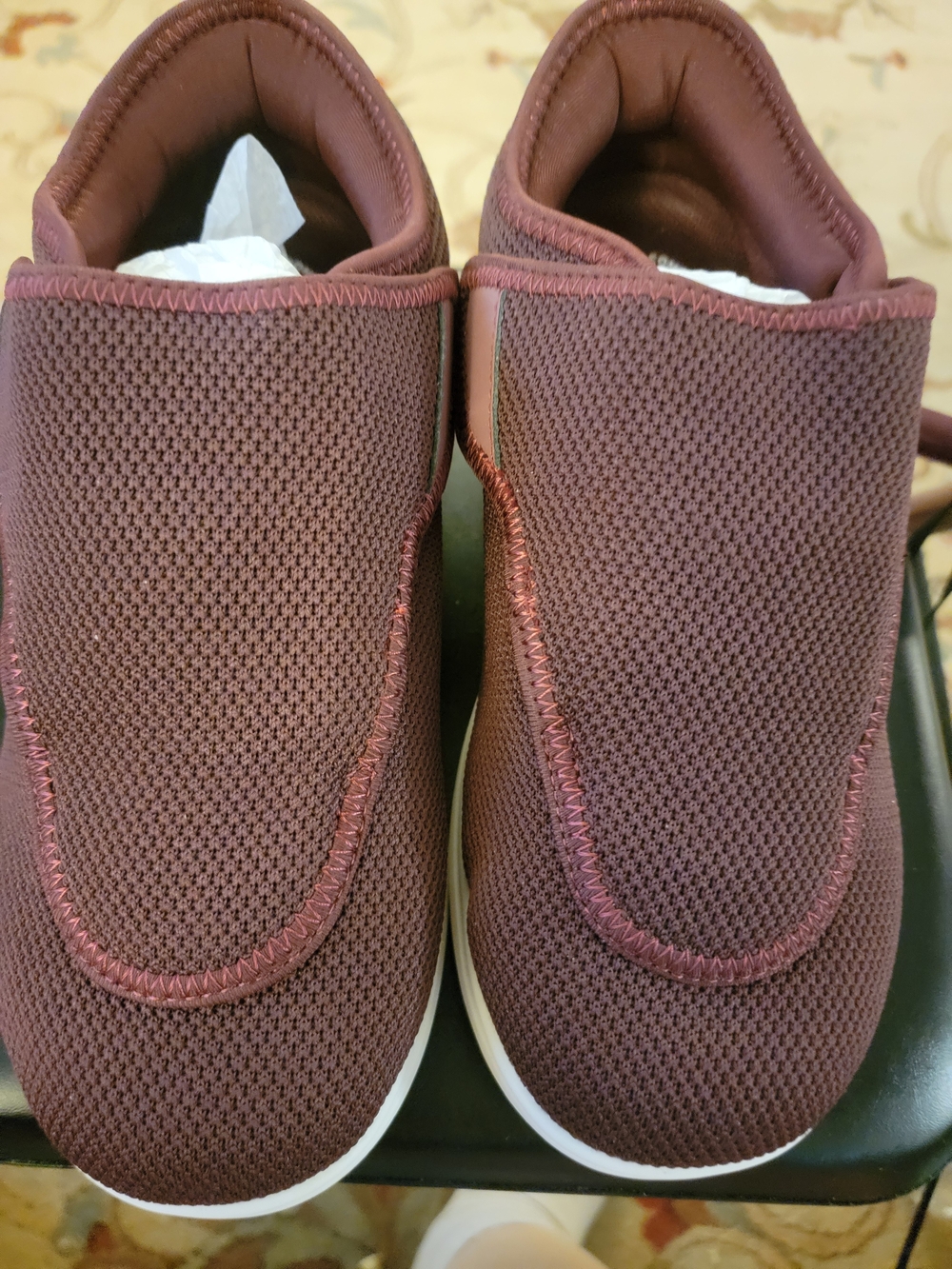 New NWT Fitville Breathable Slip-On Sneakers in Burgundy Sz 10.5 W